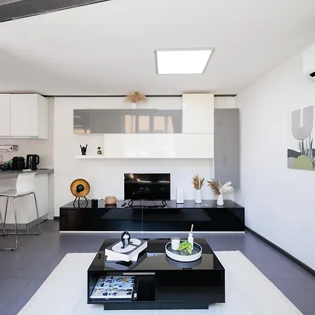 Urban House - Loft Navigli Restyled! Lägenhet *